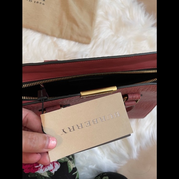 Burberry purse - Picture 2 of 5